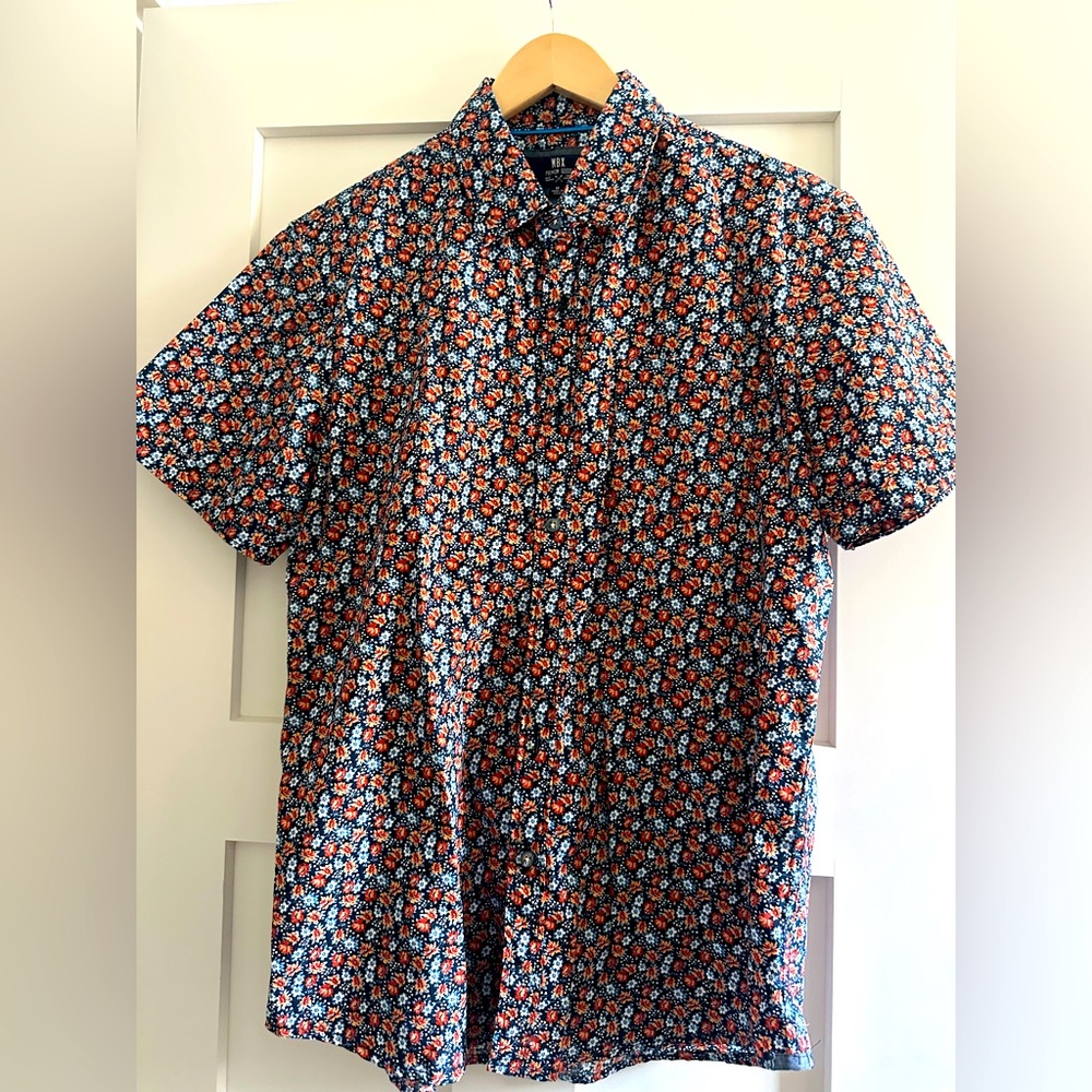 Men’s short sleeve floral print button front shirt